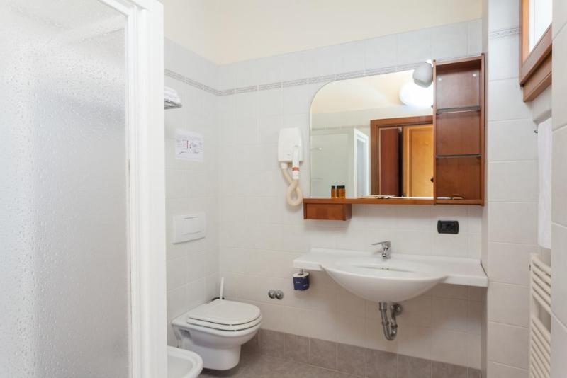 Suite with lake view, Villa Isabella