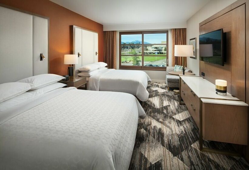 스탠다드 룸 더블 침대, Sheraton Redding Hotel At The Sundial Bridge