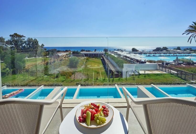 Junior Suite met Uitzicht op Zee, Gennadi Grand Resort