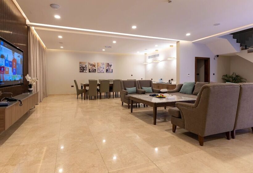 수영장이 있는 3베드룸 빌라, Palma Beach Resort & Spa
