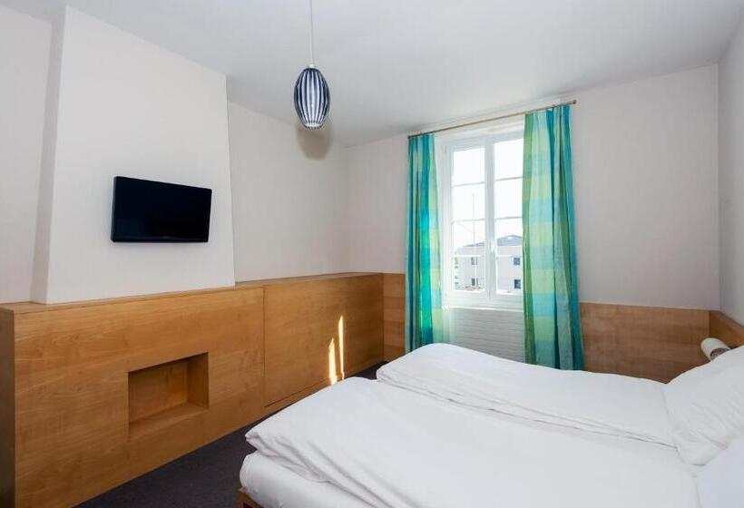 Номер Стандарт Трехместный, Hôtel Du Cheval Blanc