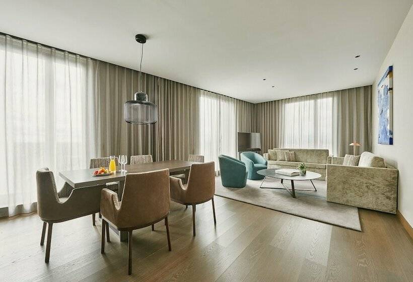 سوئیت پرزیدنت, Vp Plaza Espana Design