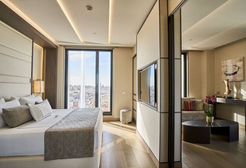 سوییت لوکس, Vp Plaza Espana Design