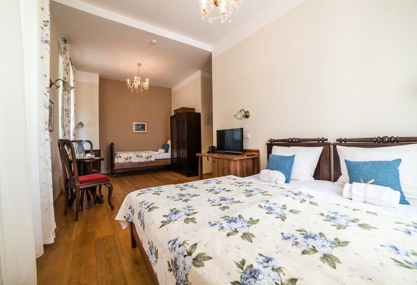 اتاق لوکس سه تخته, Guesthouse Bistra