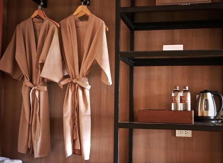 Люкс Вид на Горы, Issara Boutique Winery