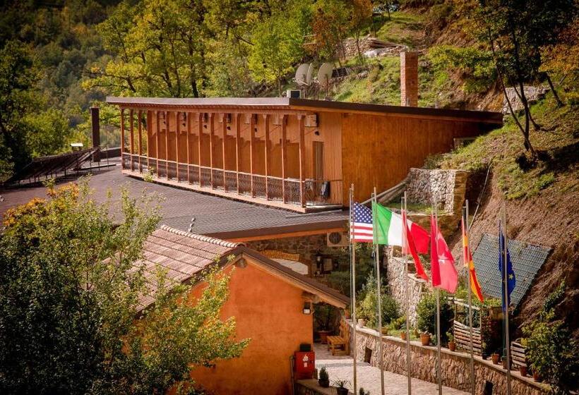 اتاق استاندارد یک تخته با بالکن, Tutto