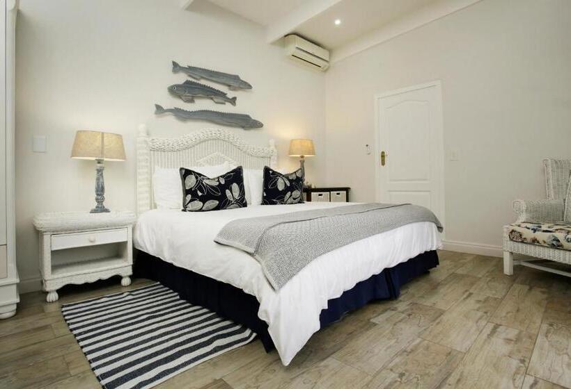 Номер Стандарт Вид на Бассейн, Ocean Hideaway Bed And Breakfast