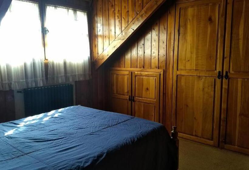带共用浴室的标准房间, Universal Traveller's Hostel