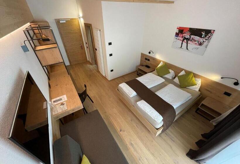 高级三人间, Active Hotel Rosat