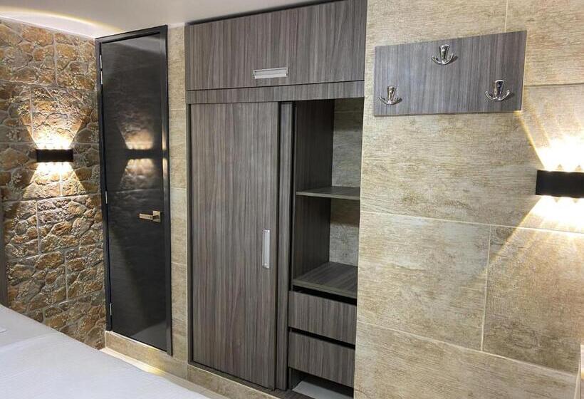 اتاق لوکس با تخت بزرگ, Balmoral
