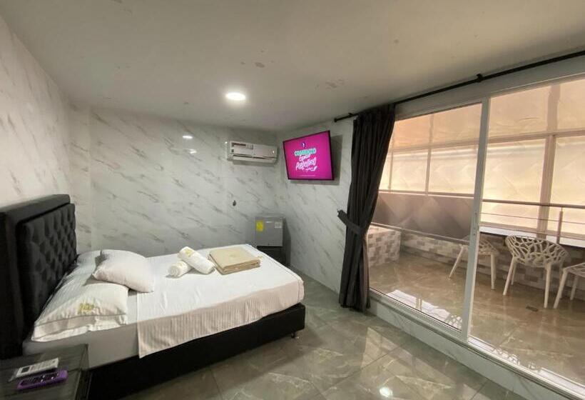 سوئیت با وان آب گرم, Balmoral