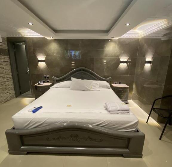 اتاق لوکس با تخت بزرگ, Balmoral