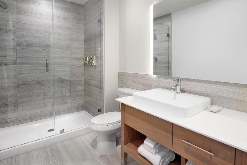 Студия Стандарт Кровать Куин, Element Edmonton West