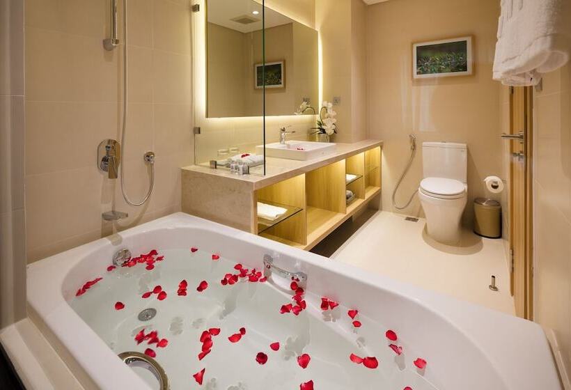سوییت جونیور با چشم‌انداز دریا, Nagar Hotel Nha Trang