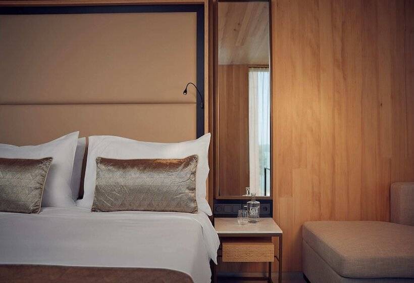 Superior Room, Jakarta Amsterdam