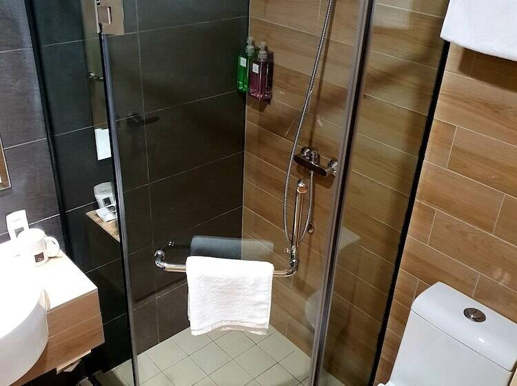 Quarto Deluxe, Qlio