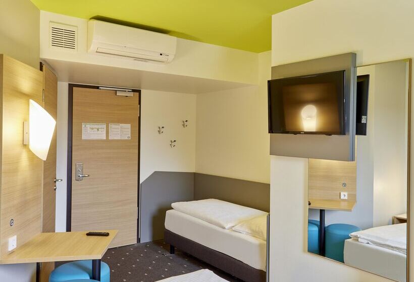 Номер Стандарт, B&b Hotel Trier