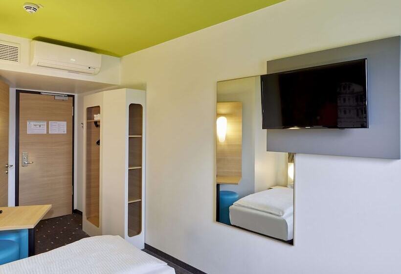 Номер Стандарт, B&b Hotel Trier
