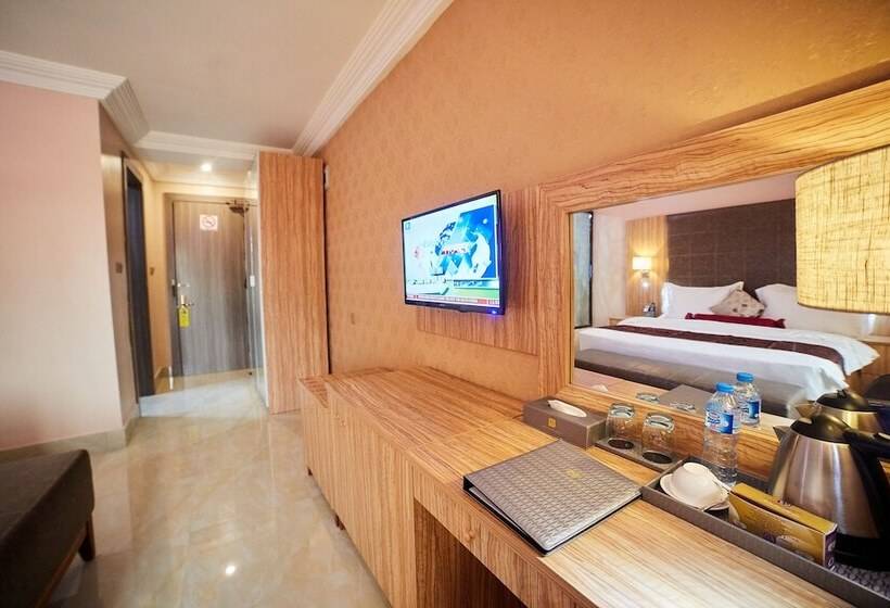 اتاق رویال, Corinthia Villa