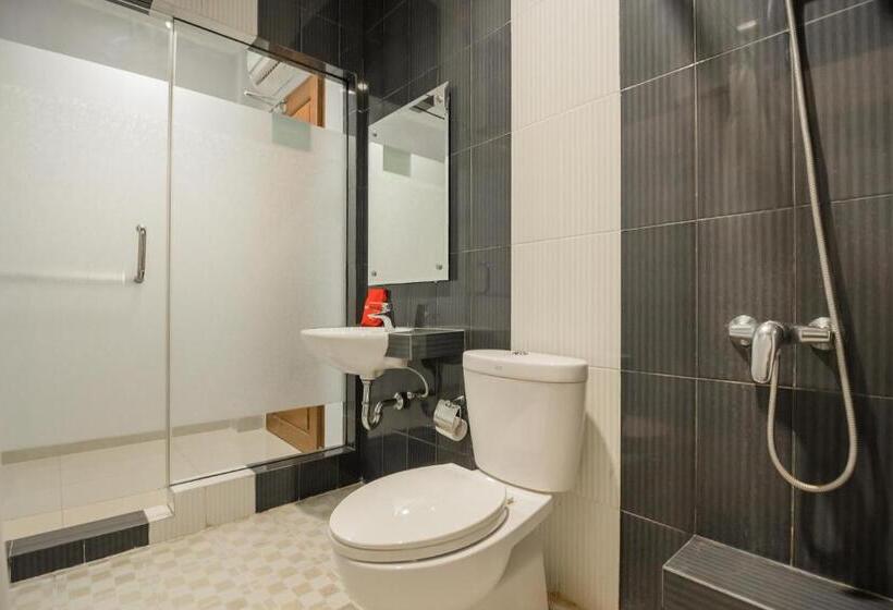 Люкс, Reddoorz Plus Near Soekarno Hatta Airport 2