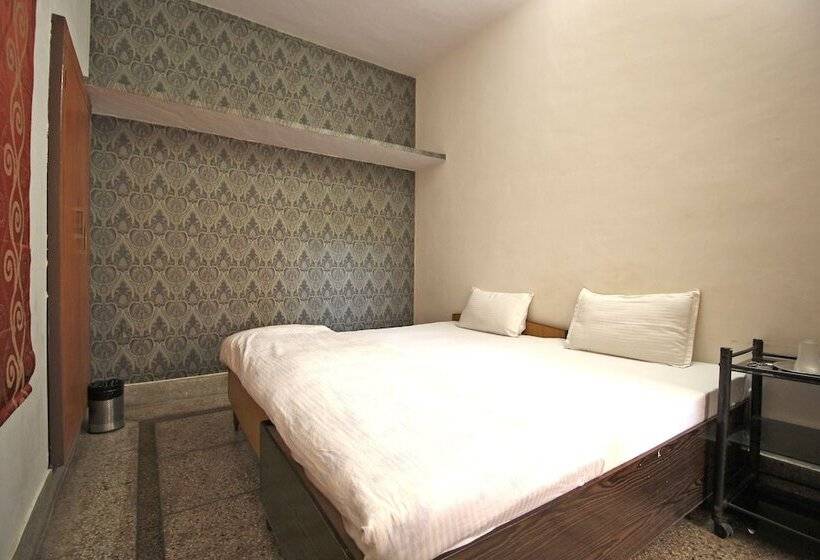 اتاق اکونومی, Vacation