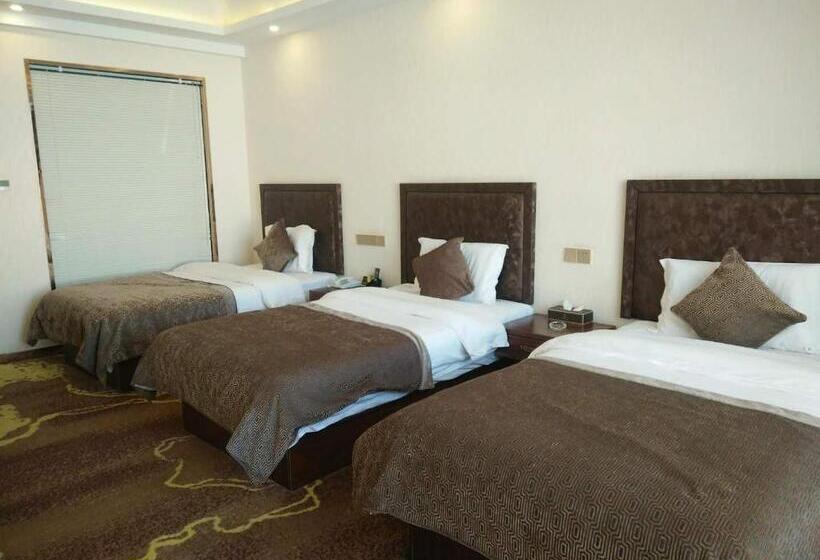 اتاق استاندارد سه نفره, Dunhuang Dasheng Vacation