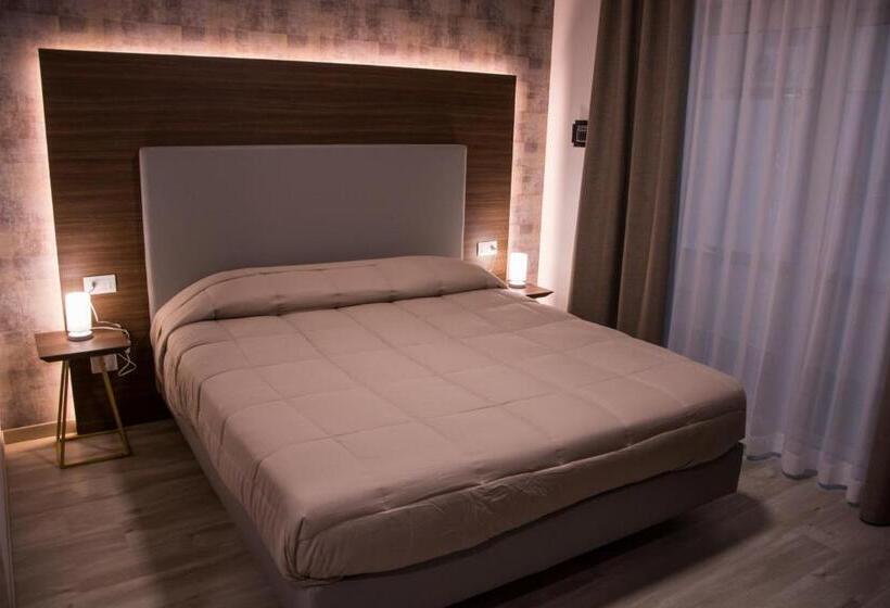 اتاق استاندارد, 8room
