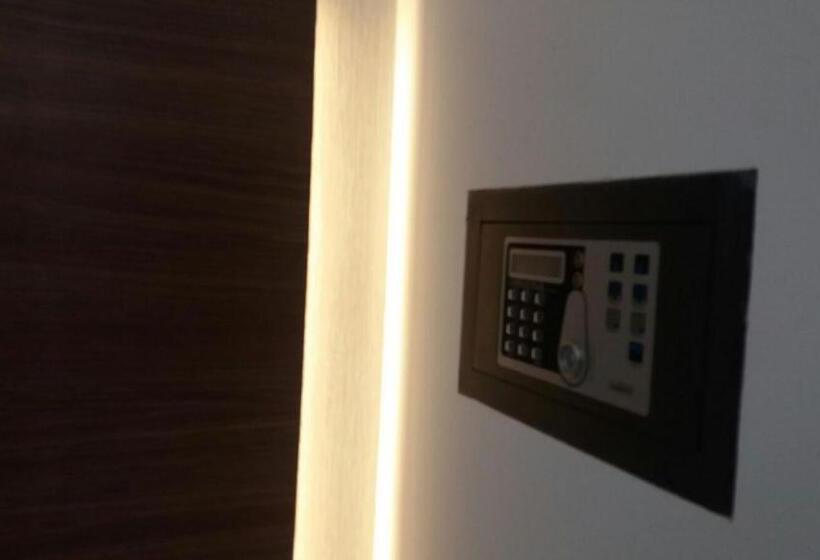اتاق استاندارد, 8room