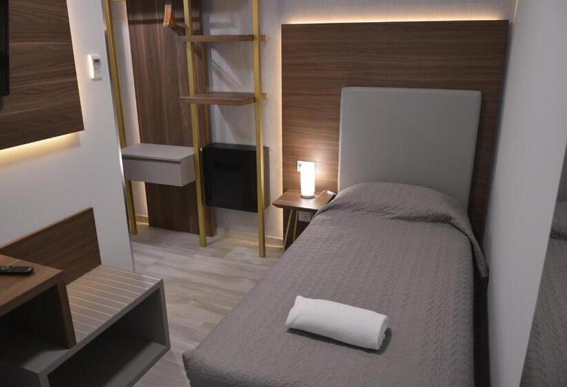 اتاق استاندارد یک نفره, 8room