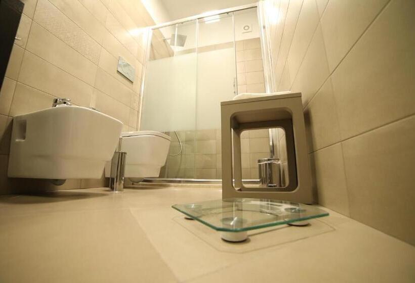 سوییت جونیور, 8room