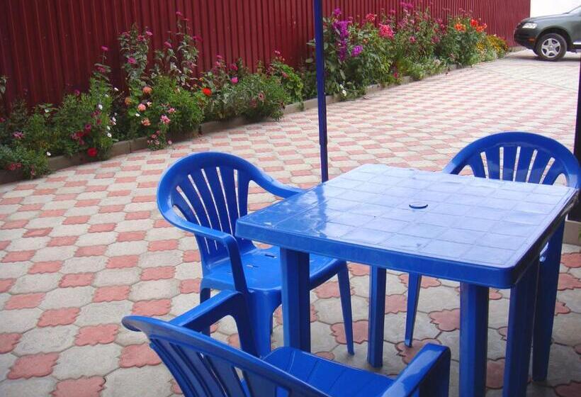 اتاق استاندارد چهار تخته, Mini Pansionat Maksat