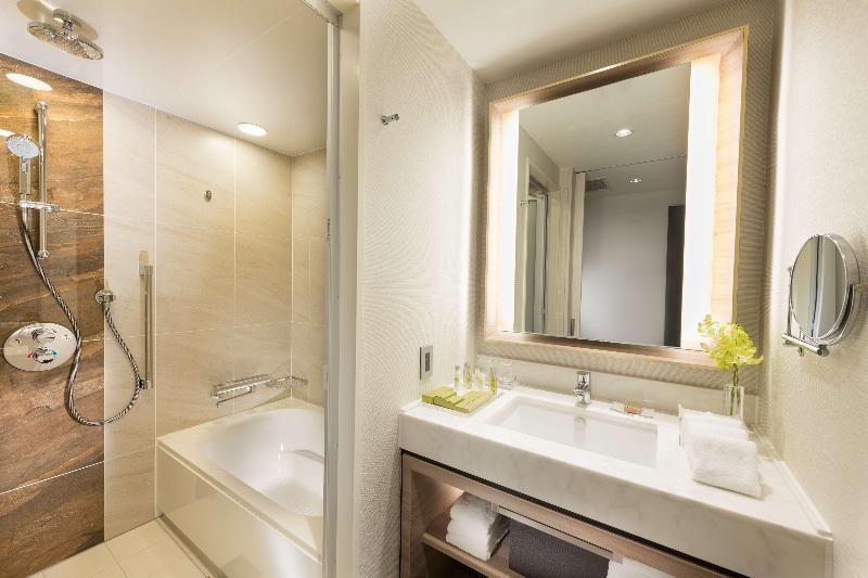 Номер Стандарт Вид на Море с Балконом, Doubletree By Hilton Okinawa Chatan Resort