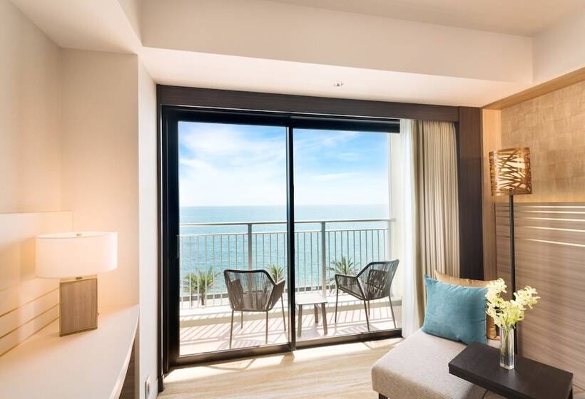 Номер Стандарт Двуспальная Кровать Вид на Море, Doubletree By Hilton Okinawa Chatan Resort