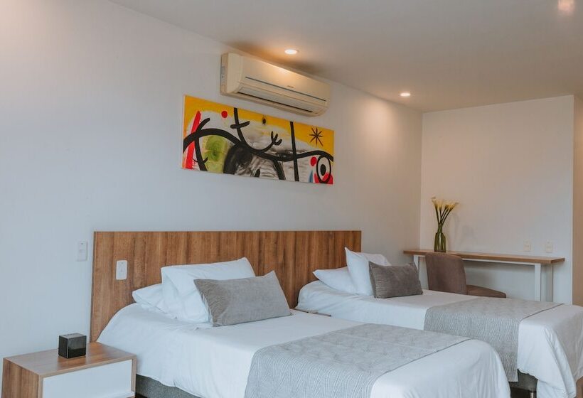 شقة عائلية, Travelers Orange Suites