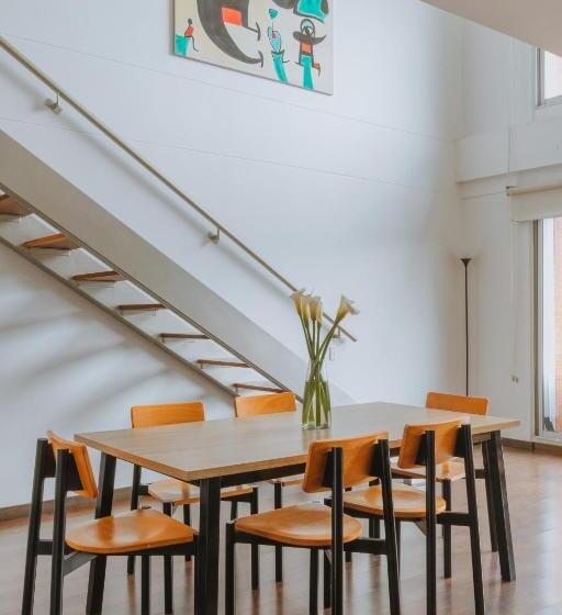 شقة عائلية, Travelers Orange Suites