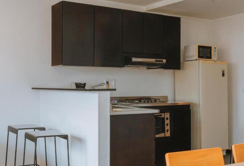 패밀리 아파트, Travelers Orange Suites