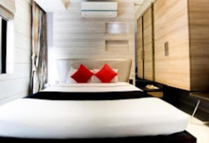 Номер Deluxe, Pratiksha Residency , Nerul