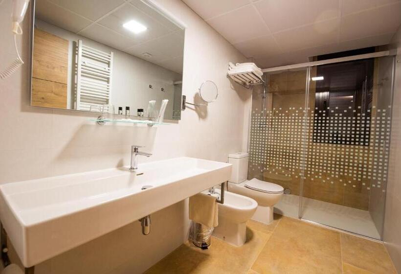 Номер Стандарт Трехместный, Hostal Las Grullas