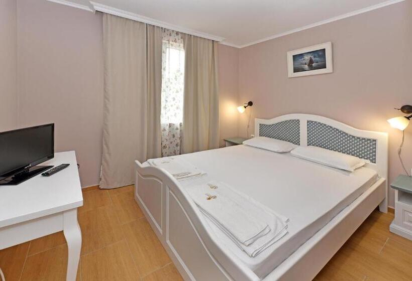 Номер Стандарт, Sirena Palace Family