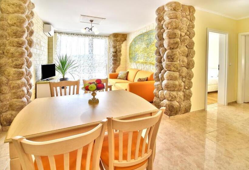 Апартаменты Deluxe 1 Спальня, Sirena Palace Family