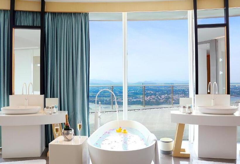 Королевский Люкс, The Mangrovetree Sanya Resort
