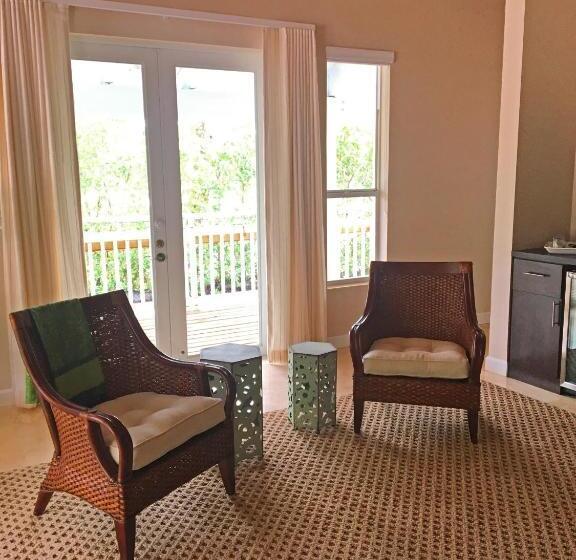 Вилла 2 Спальни, Dolphin Point Villas