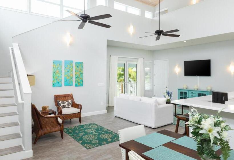 Вилла 3 Спальни, Dolphin Point Villas