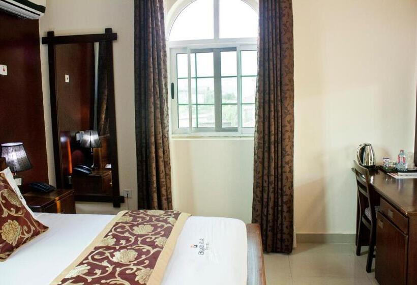 Standard Single Room, Grand Star