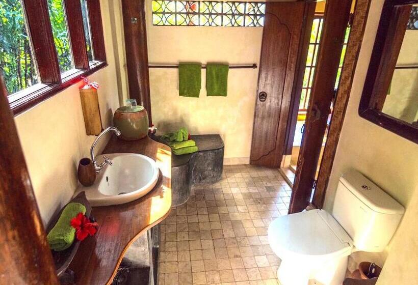 Семейный Номер, Sarinbuana Eco Lodge