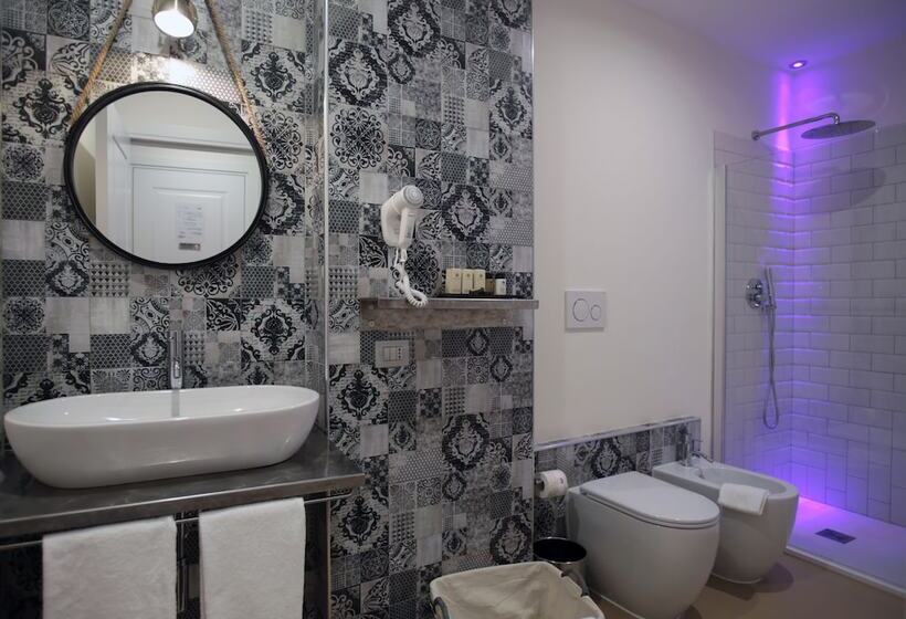 חדר דלוקס לשלושה, Trevi Contemporary Suite