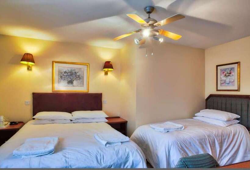Семейный Номер, Easton Guest House