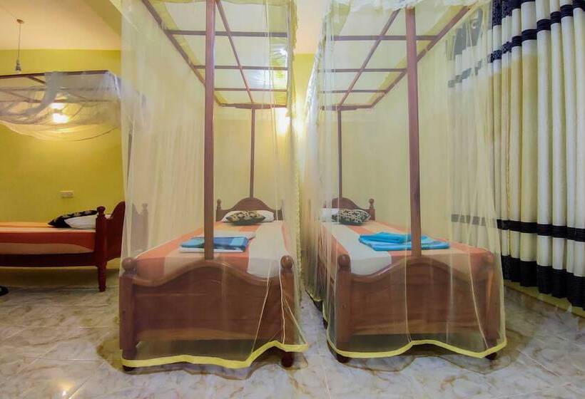 Трехместный Номер Deluxe Вид на Сад, La Safari Inn Tissamaharama