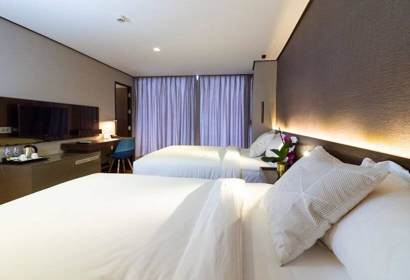 Номер Deluxe, Ramada Encore By Wyndham Makati