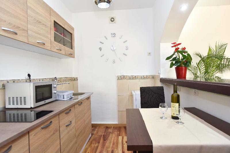 استودیوی استاندارد با چشم‌انداز دریا, Apartments Raymond